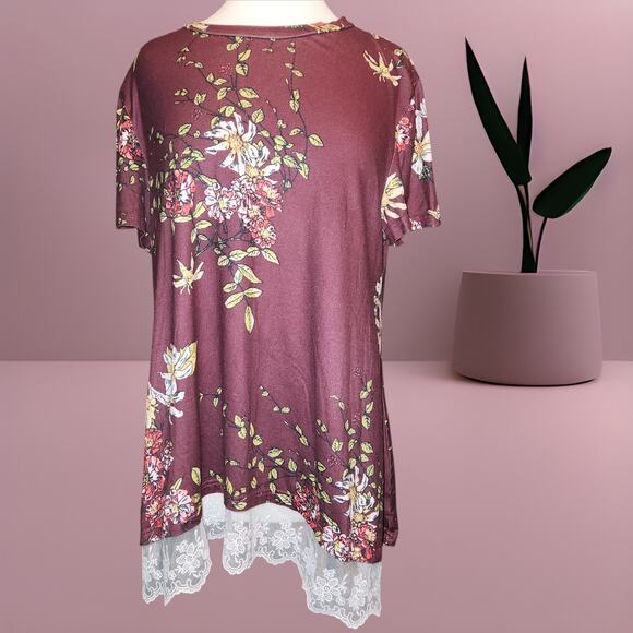 None Tops - Chic Floral Tunic with Lace Detail - Size 14W